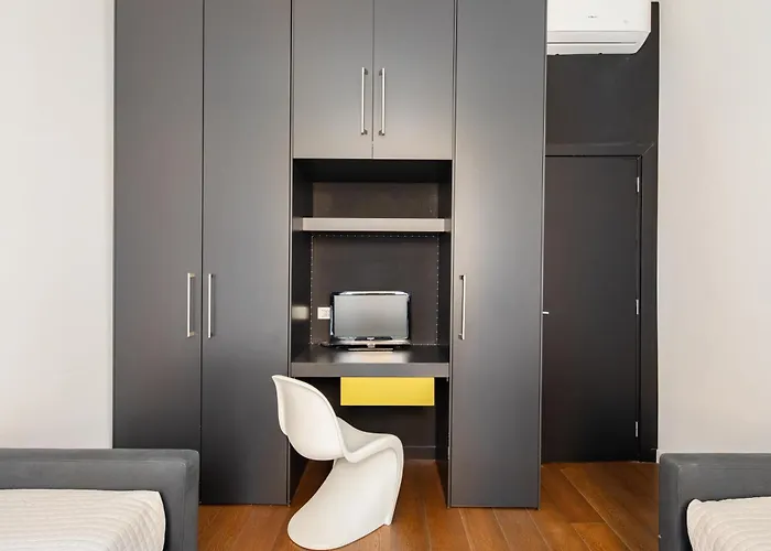 2 Bedrooms Flat Near Via Veneto Apartment *