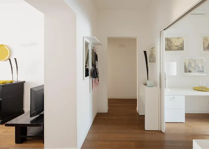 2 Bedrooms Flat Near Via Veneto Apartment